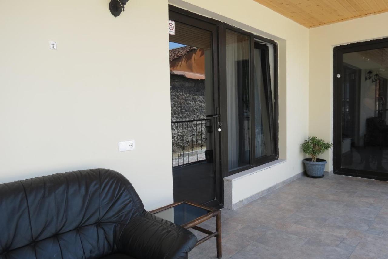 קזבגי Bibo'S Kokhi Guesthouse מראה חיצוני תמונה