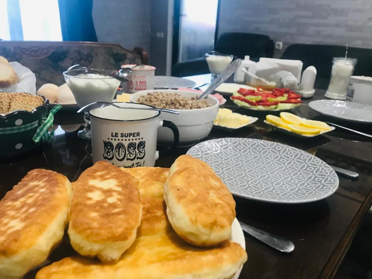 קזבגי Bibo'S Kokhi Guesthouse מראה חיצוני תמונה