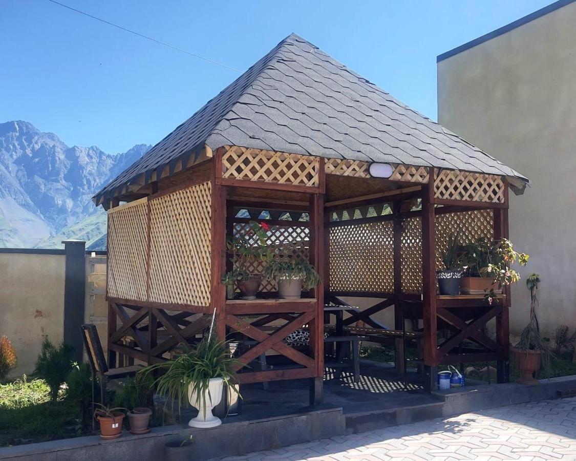 קזבגי Bibo'S Kokhi Guesthouse מראה חיצוני תמונה